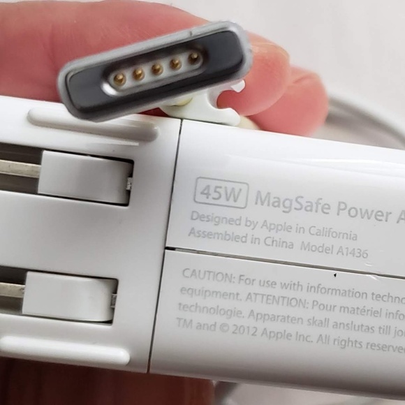 Apple cables and adapters - Picture 2 of 16